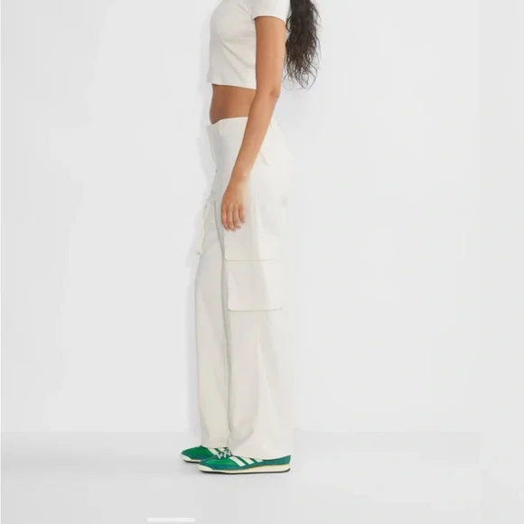 NWT Aritzia Cargo Pants White Birch - Picture 3 of 11